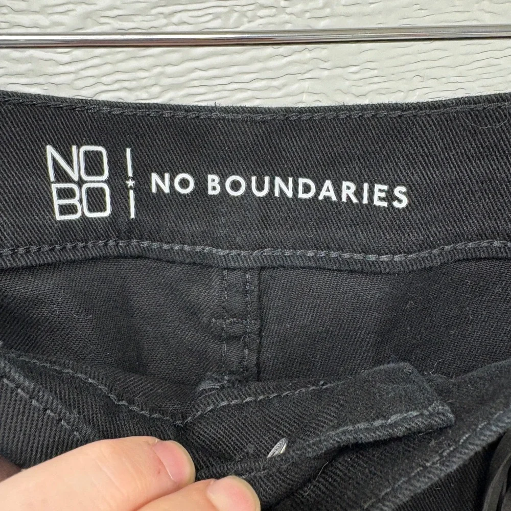No Boundaries Black Denim Fringe Shorts High Rise Raw‎ Hem Size 9 NEW western